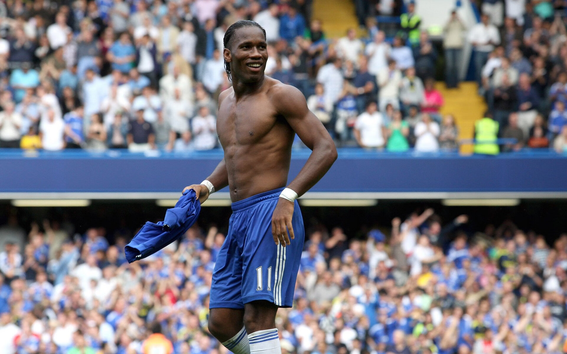 “武术精英汇聚高新体育中心，冠军之争即将上演”