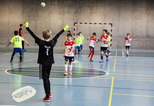 kaiyun网站-四国蝶泳转身用时差距仅0.07秒，蝶泳转身动作